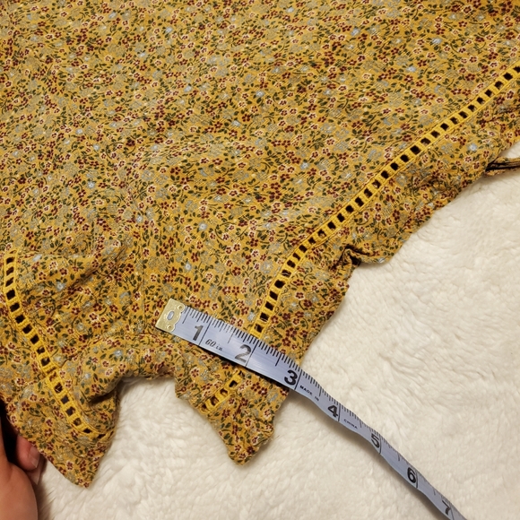 American Eagle Floral V-neck Sleeveless Romper - Picture 9 of 10